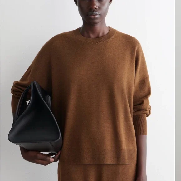 COS NWOT 100% MERINO WOOL CREW-NECK SWEATER - Picture 2 of 8